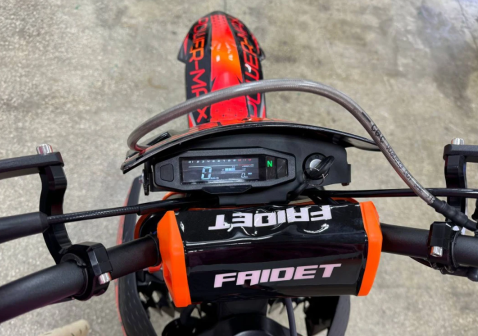 Кроссовый мотоцикл FAIDET PR300 MAX WP в Москве Кроссовый мотоцикл FAIDET PR300 MAX WP в Москве