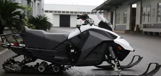 Снегоход ULAR 220 в Москве