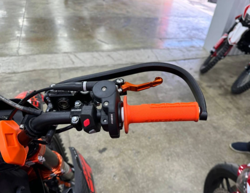 Кроссовый мотоцикл FAIDET PR300 MAX WP в Москве Кроссовый мотоцикл FAIDET PR300 MAX WP в Москве