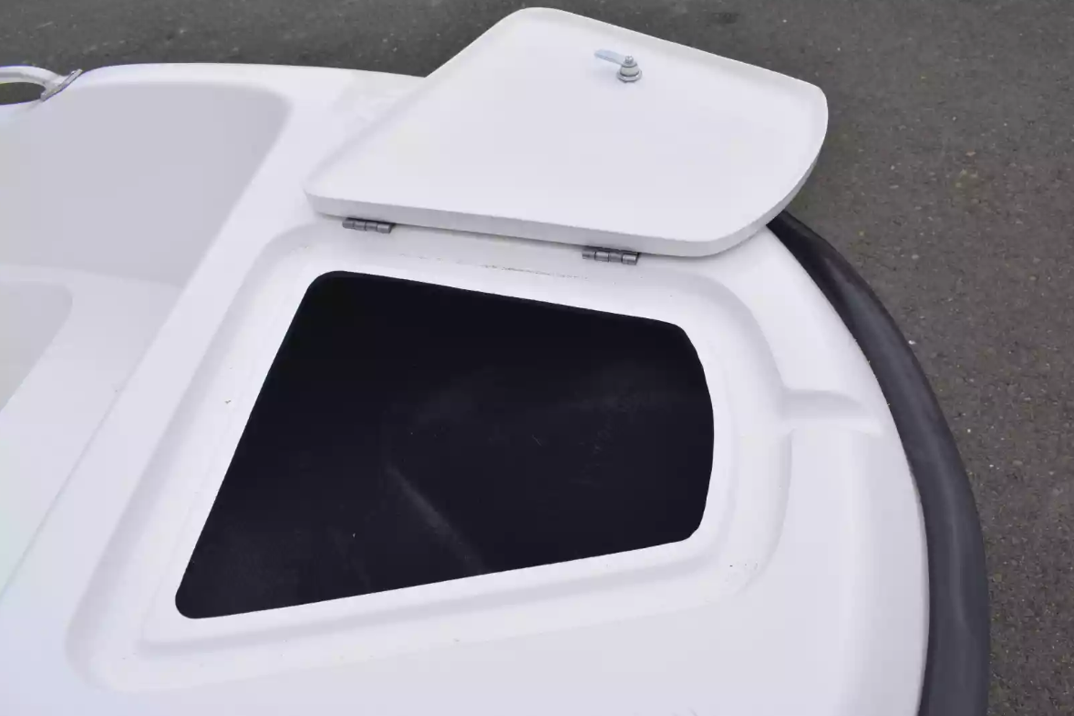 Стеклопластиковая лодка Пингвин New (тримаран) в Москве