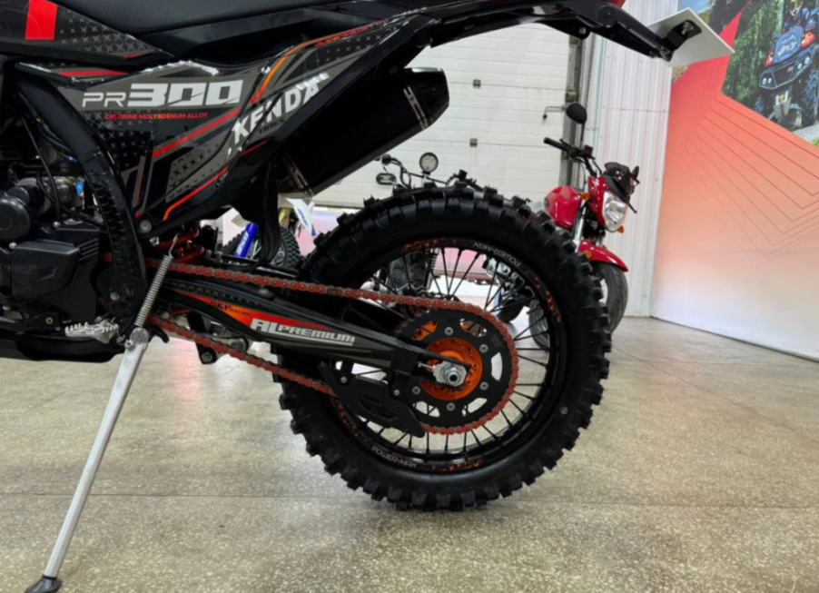 Кроссовый мотоцикл FAIDET PR300 MAX WP в Москве Кроссовый мотоцикл FAIDET PR300 MAX WP в Москве