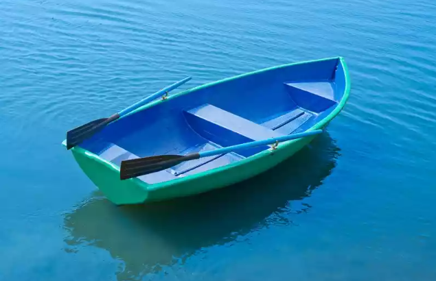 Стеклопластиковая лодка Дельфин в Москве