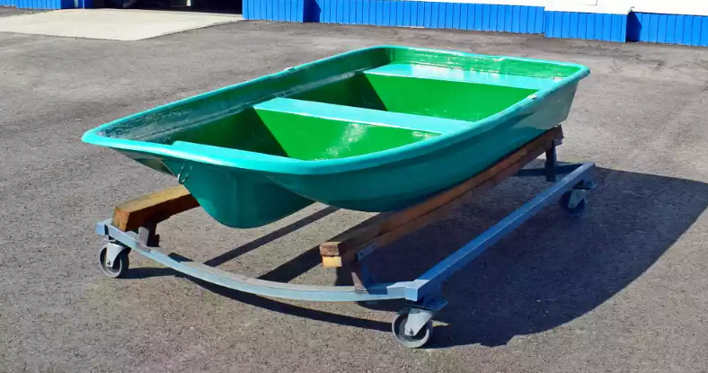 Стеклопластиковая лодка Старт (тримаран) в Москве