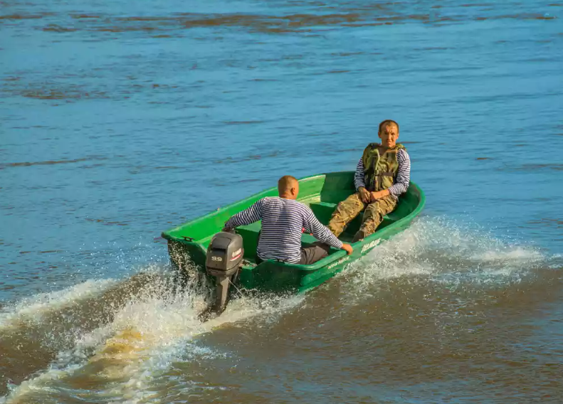 Стеклопластиковая лодка Neman-340 (тримаран) в Москве