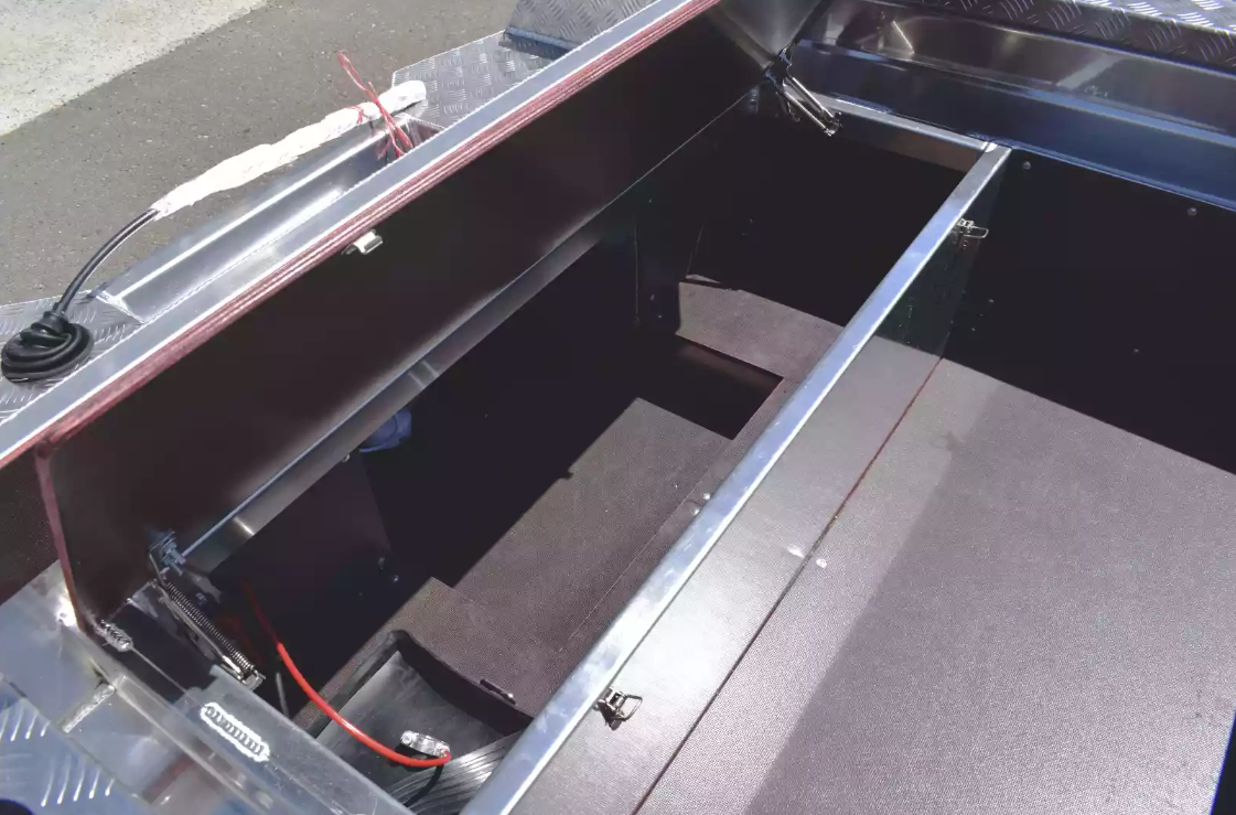 Алюминиевая лодка Wyatboat-390 DCM в Москве