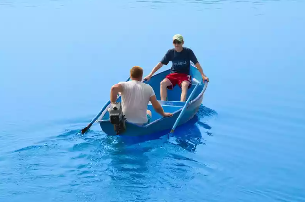 Стеклопластиковая лодка Омуль в Москве
