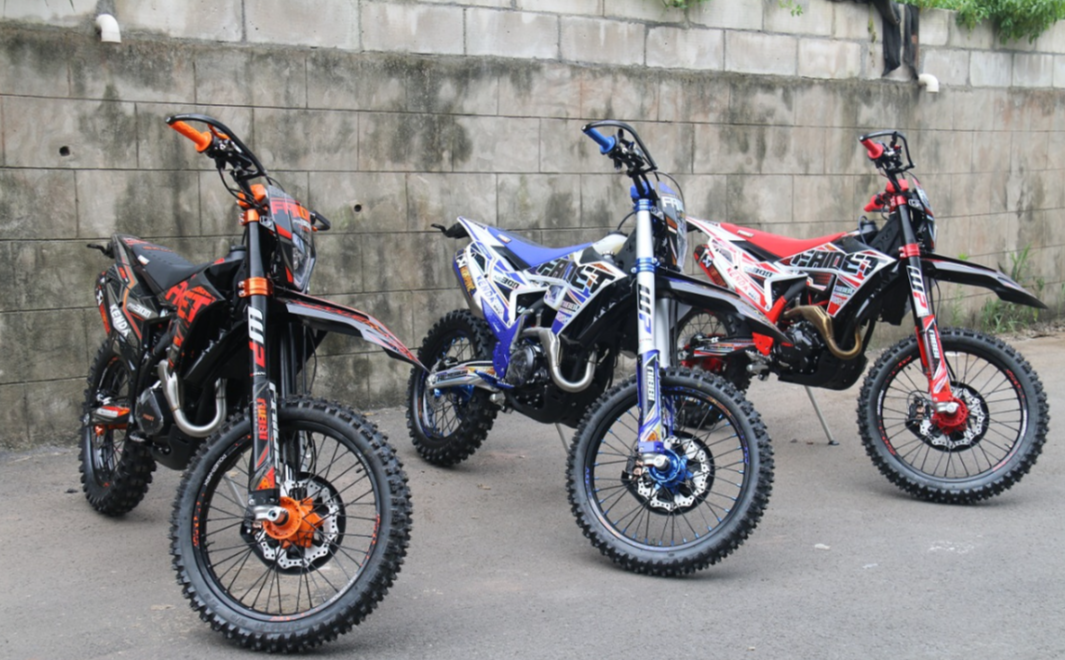 Кроссовый мотоцикл FAIDET NC300S ULTRA WP в Москве Кроссовый мотоцикл FAIDET NC300S ULTRA WP в Москве