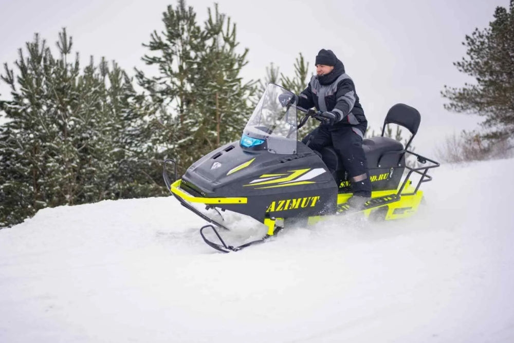 Миниснегоход Бурлак Азимут 24 л.с. , эл.запуск, реверс, тормоз гидравл, капот черный в Москве Миниснегоход Бурлак Азимут 24 л.с. , эл.запуск, реверс, тормоз гидравл, капот черный в Москве