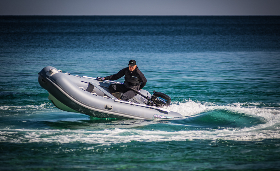 Лодка GLADIATOR RIB380AL в Москве