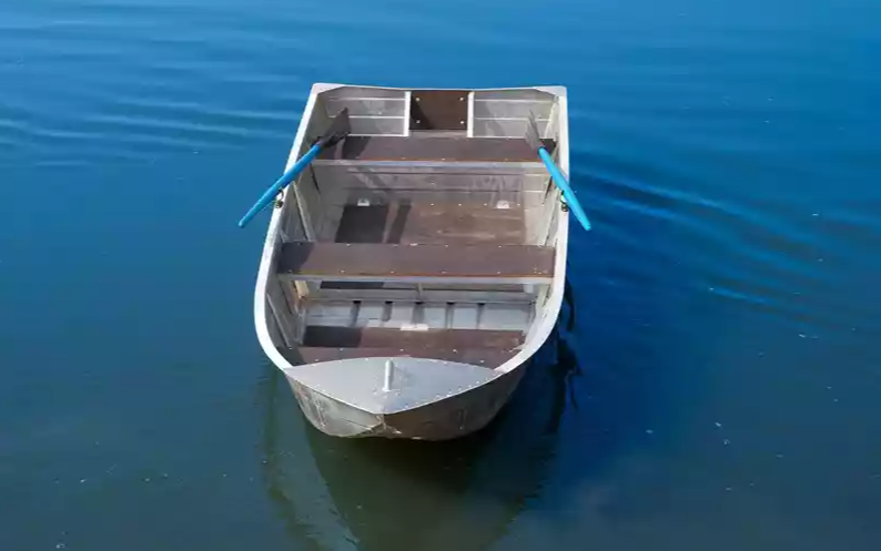 Алюминиевая лодка Вятка-Профи 37 в Москве