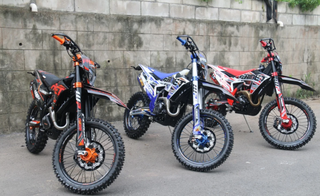 Кроссовый мотоцикл FAIDET CB300RL MAX WP в Москве Кроссовый мотоцикл FAIDET CB300RL MAX WP в Москве