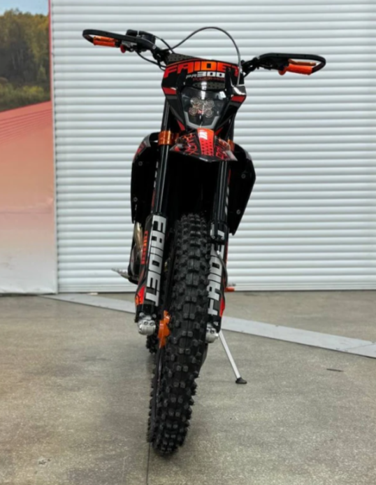 Кроссовый мотоцикл FAIDET PR300 MAX WP в Москве Кроссовый мотоцикл FAIDET PR300 MAX WP в Москве
