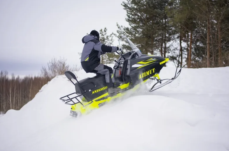 Миниснегоход Бурлак Азимут 20 л.с.  Б/У в Москве Миниснегоход Бурлак Азимут 20 л.с.  Б/У в Москве