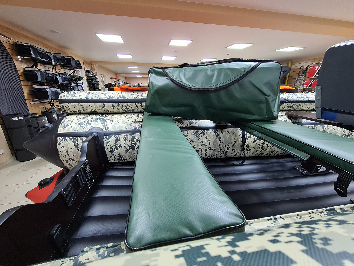 КОМПЛЕКТ МЯГКИХ НАКЛАДОК С СУМКОЙ ДЛЯ ЛОДОК 110Х20 ЗЕЛЕНЫЙ в Москве