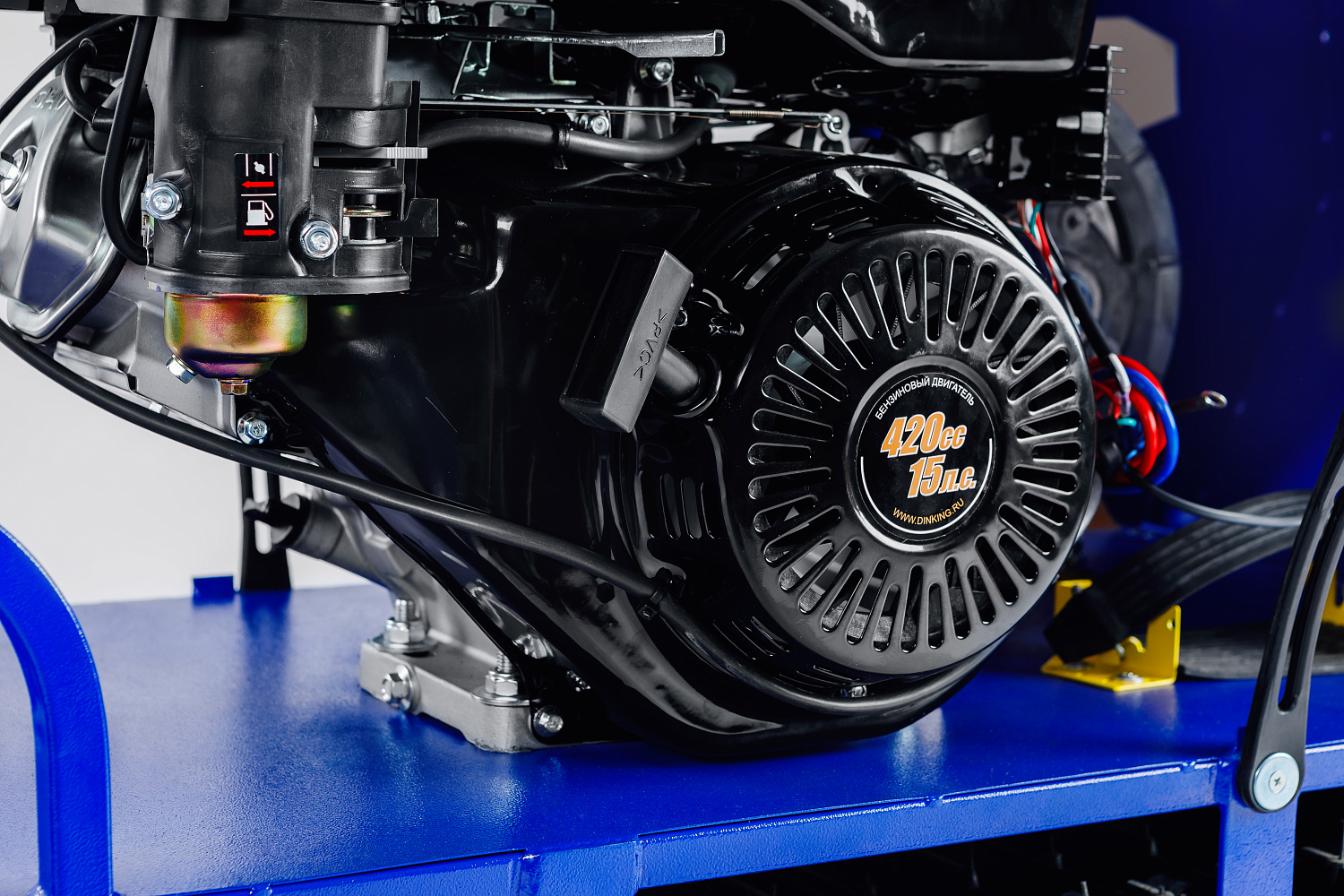 Мотобуксировщик SNOW DOG 17 с эл. запуском (DINKING) в Москве