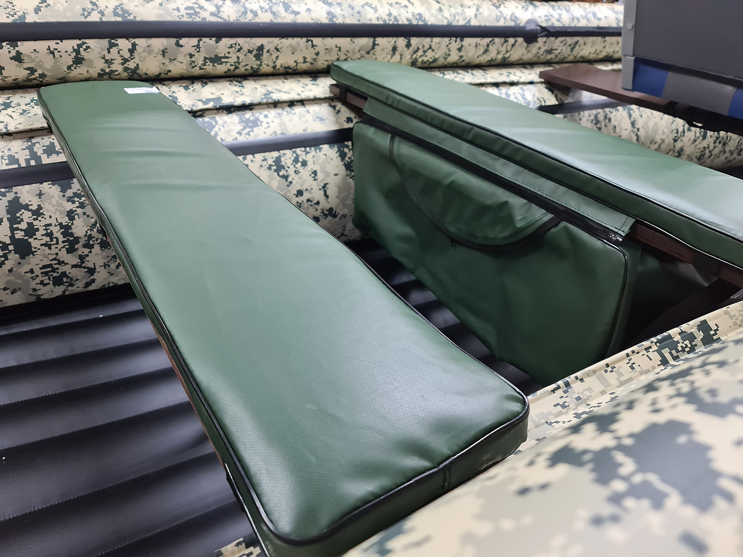 КОМПЛЕКТ МЯГКИХ НАКЛАДОК С СУМКОЙ ДЛЯ ЛОДОК 110Х20 ЗЕЛЕНЫЙ в Москве